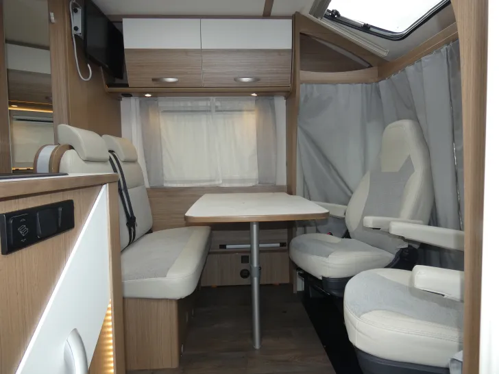Fahrzeugbild Carado T 337 - So.preis wegen Hageldellen #9