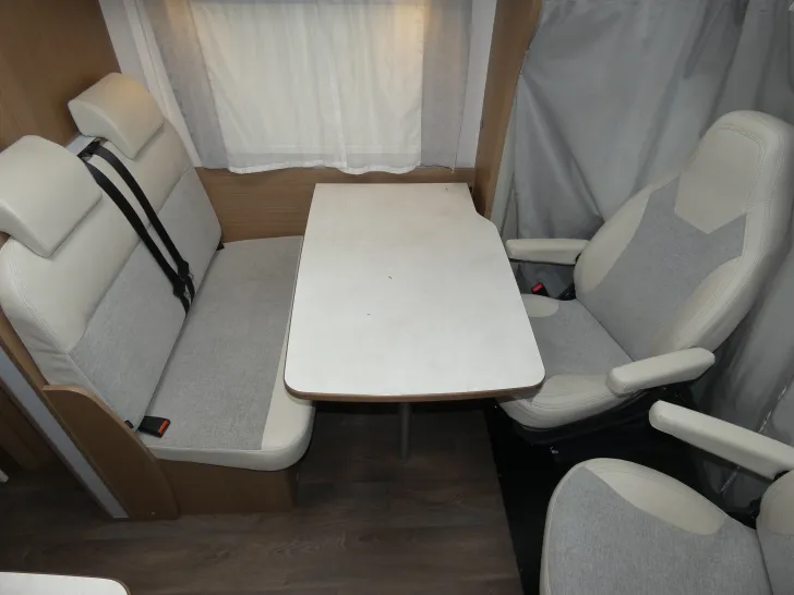 Fahrzeugbild Carado T 337 - So.preis wegen Hageldellen #11