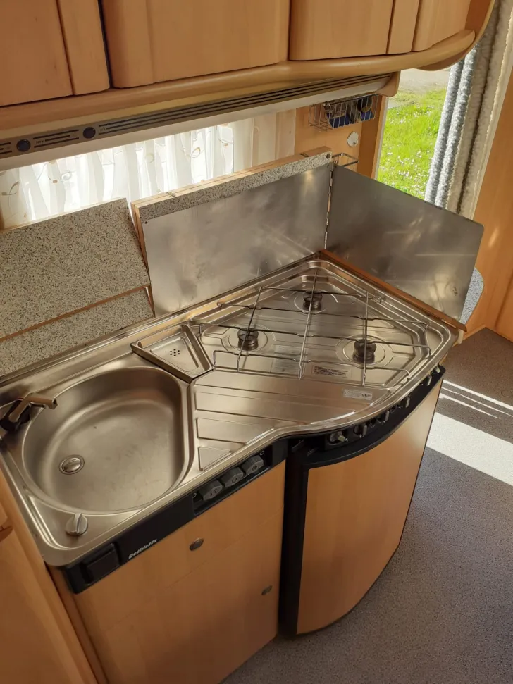 Fahrzeugbild Dethleffs 75-Jahre-Caravan 560 SK sehr gut gepflegt #6