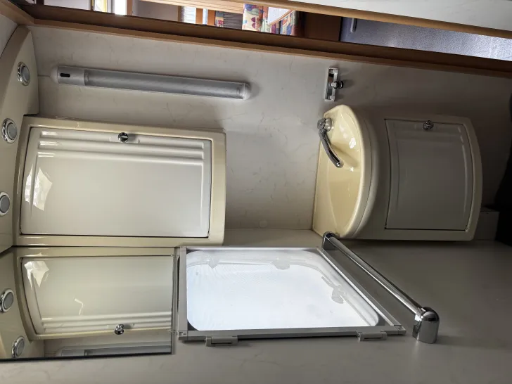 Fahrzeugbild Dethleffs 75-Jahre-Caravan 560 SK sehr gut gepflegt #10