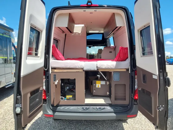 Fahrzeugbild Bürstner Habiton X HMX 6.0 Allrad, Lederausstattung #9