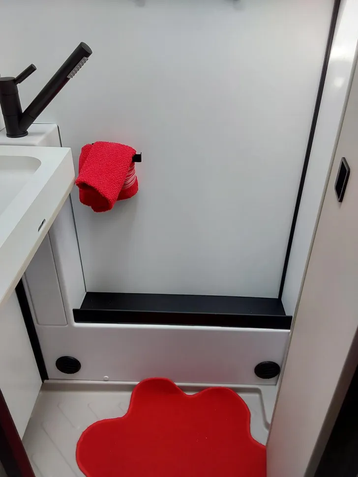 Fahrzeugbild Bürstner Habiton X HMX 6.0 Allrad, Lederausstattung #21