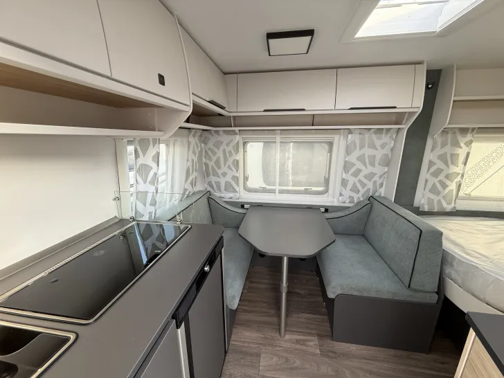 Fahrzeugbild Fendt Apero Activ 390 FH Ausgestellt Modell 2026 #7