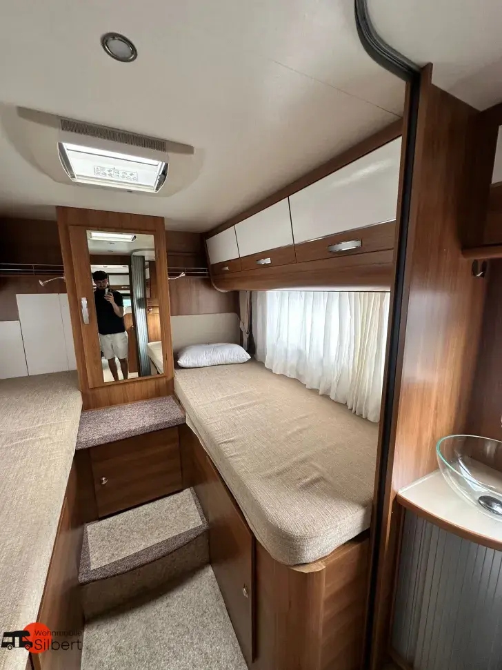 Fahrzeugbild XGO Coupe 302 - Solar*TV*Einzelbetten+Hubbet #7