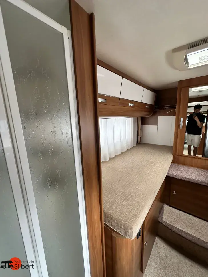 Fahrzeugbild XGO Coupe 302 - Solar*TV*Einzelbetten+Hubbet #8