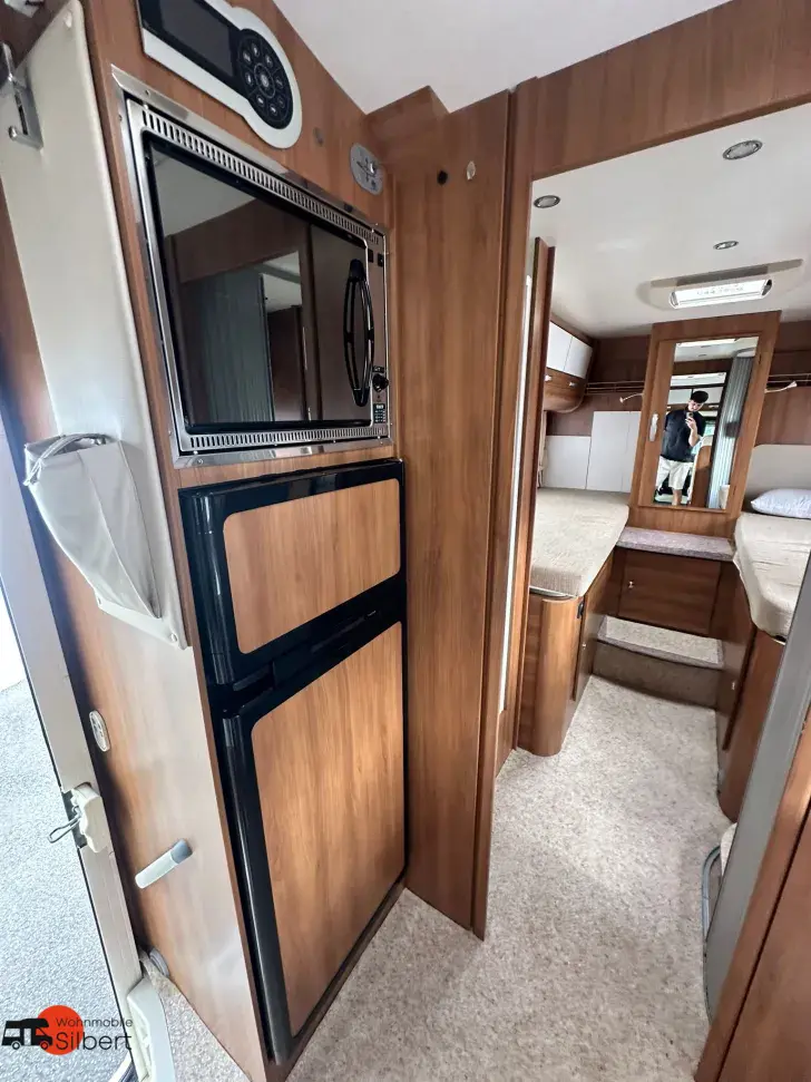 Fahrzeugbild XGO Coupe 302 - Solar*TV*Einzelbetten+Hubbet #6