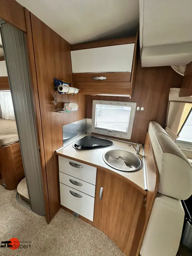 Fahrzeugbild XGO Coupe 302 - Solar*TV*Einzelbetten+Hubbet #12