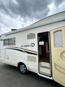 Fahrzeugbild XGO Coupe 302 - Solar*TV*Einzelbetten+Hubbet #4