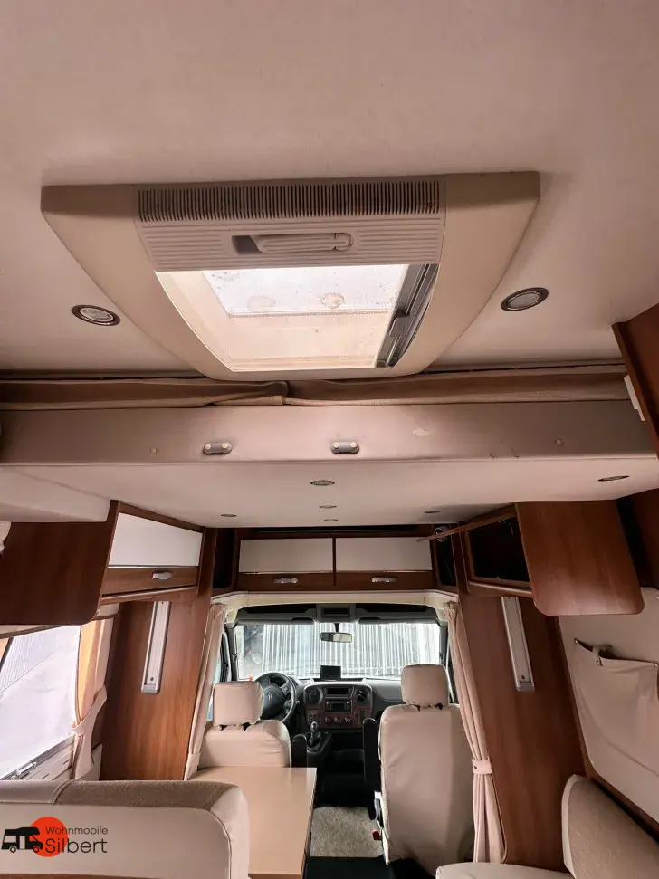 Fahrzeugbild XGO Coupe 302 - Solar*TV*Einzelbetten+Hubbet #11
