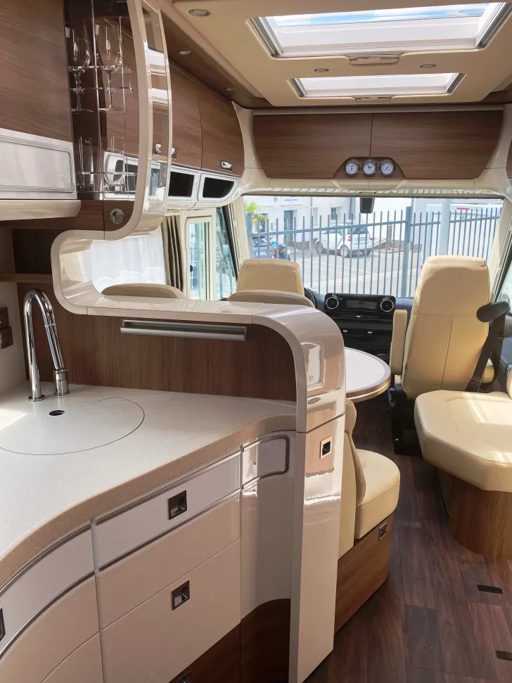 Fahrzeugbild Carthago chic e-line I 51 QB DA sehr gepflegt #8