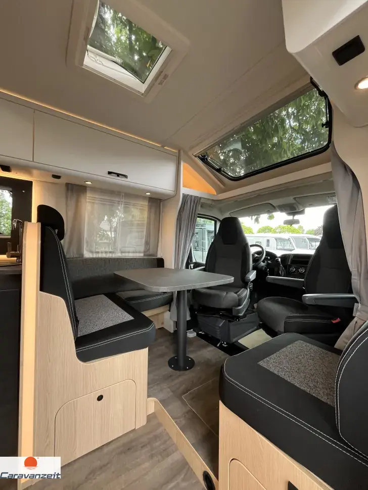 Fahrzeugbild Sunlight T 68 grosse Heckgarage+Automatik* #9