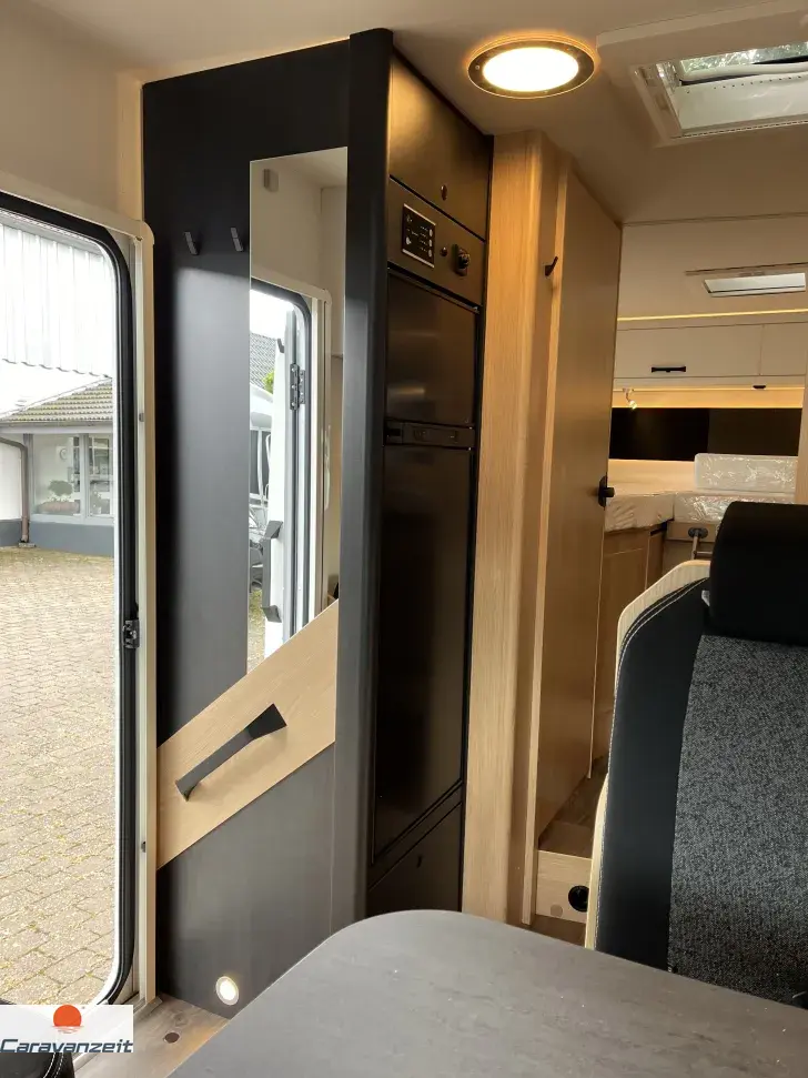 Fahrzeugbild Sunlight T 68 grosse Heckgarage+Automatik* #13