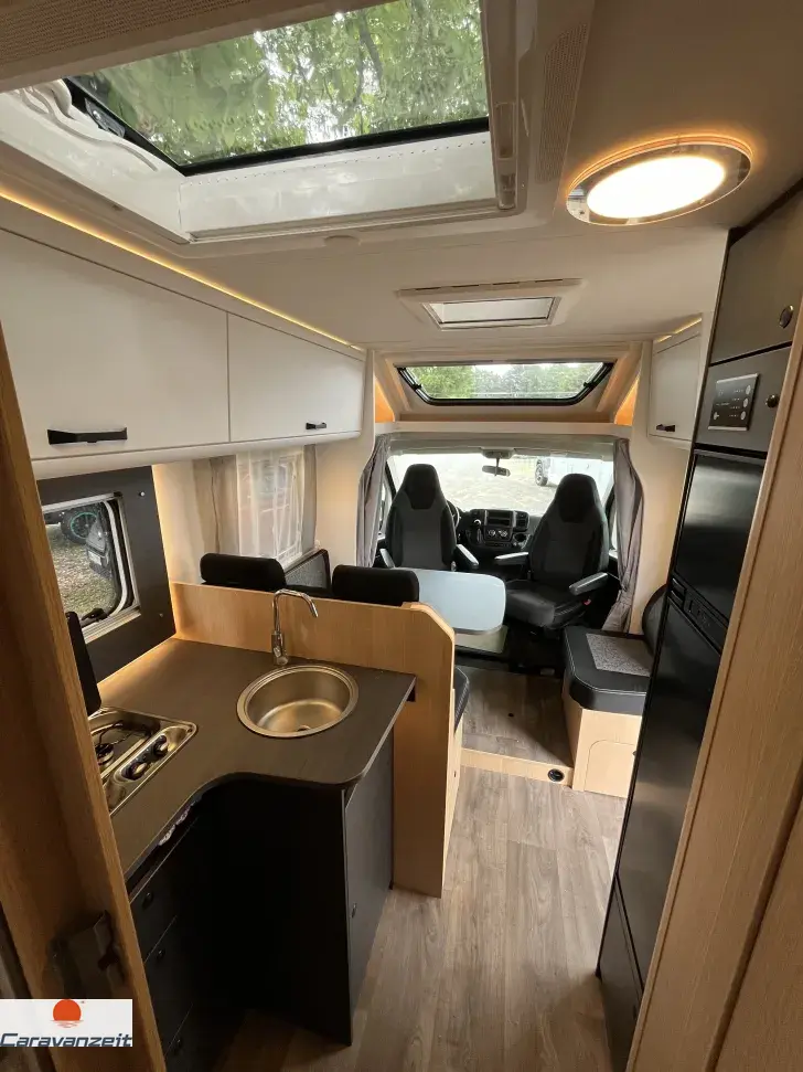Fahrzeugbild Sunlight T 68 grosse Heckgarage+Automatik* #16