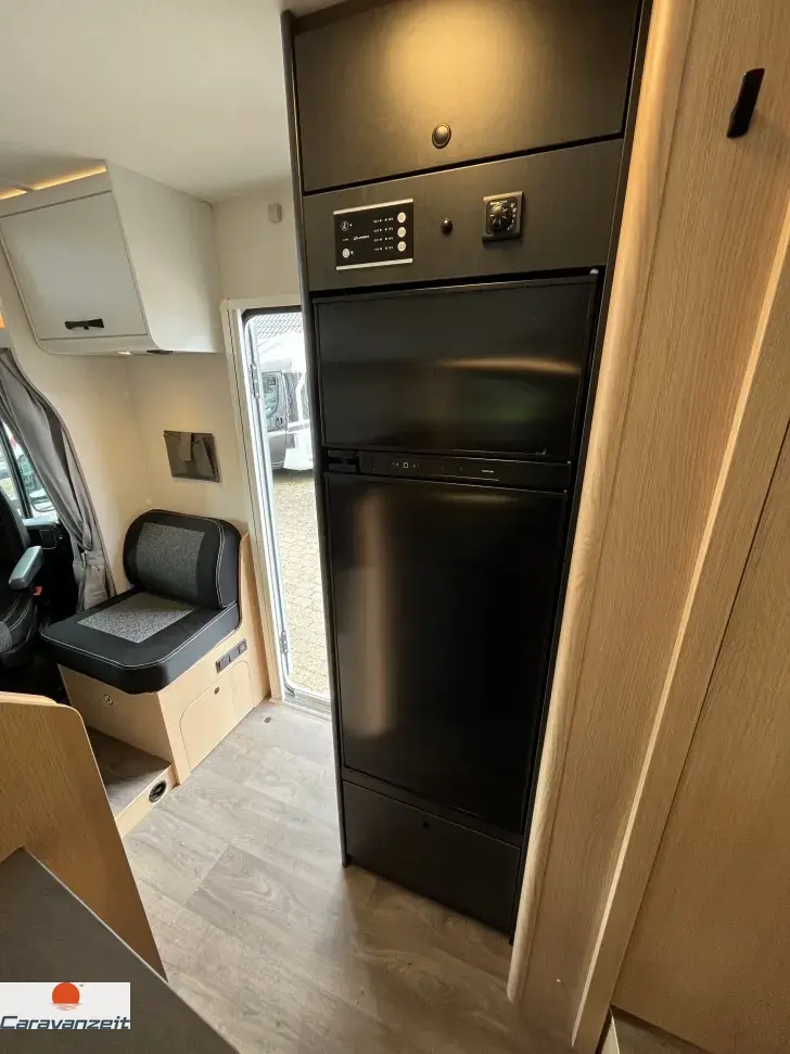 Fahrzeugbild Sunlight T 68 grosse Heckgarage+Automatik* #19