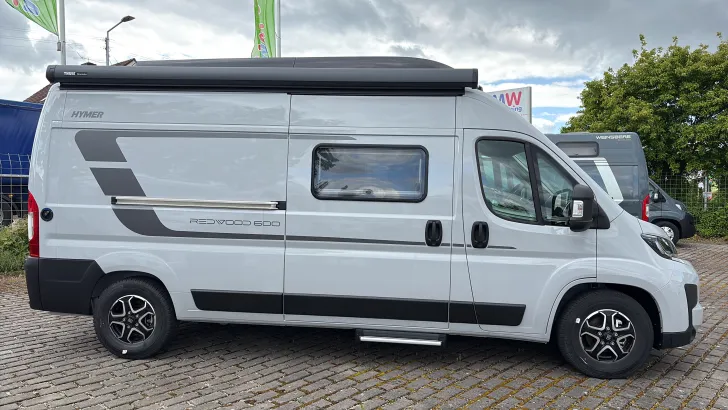 Seitlich Hymer Camper Van Redwood 600 Sofort verfügbar