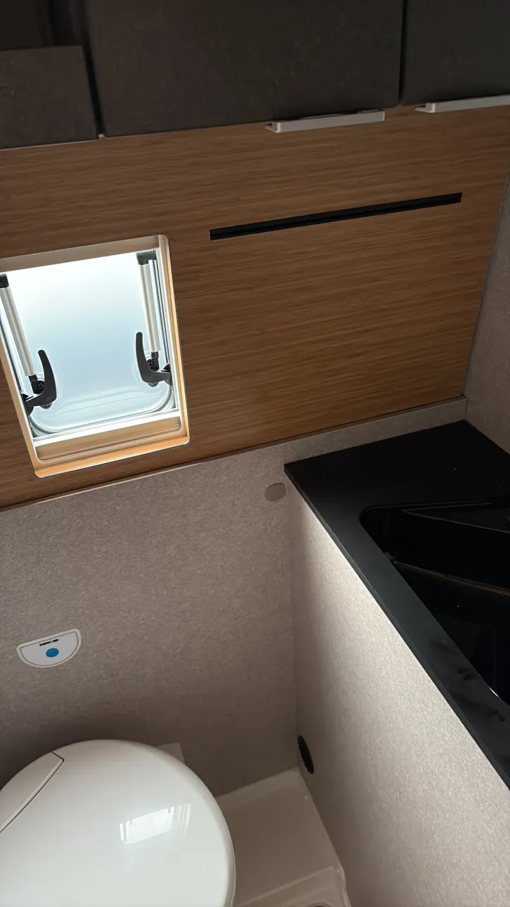 Toilette Hymer Camper Van Redwood 600 Sofort verfügbar