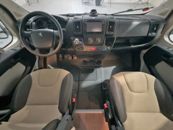 Fahrzeugbild Weinsberg CaraHome 600 DKG/Etagenbetten/Garage/Klima/Marki #6