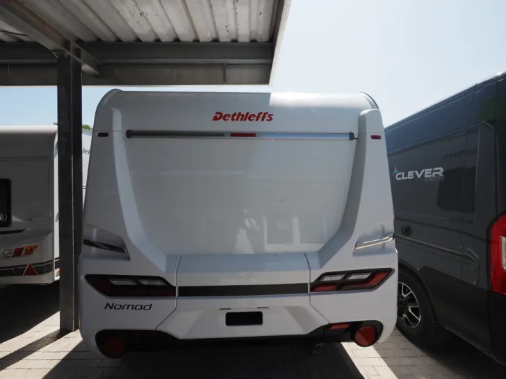 Fahrzeugbild Dethleffs Nomad 490 BLF, Rahmenfenster, Backofen, uvm #2