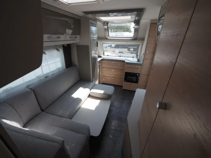 Fahrzeugbild Dethleffs Nomad 490 BLF, Rahmenfenster, Backofen, uvm #11
