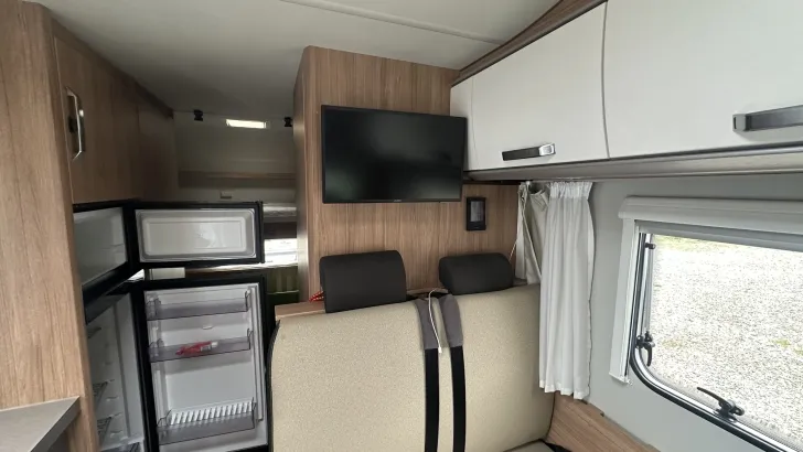Fahrzeugbild Weinsberg CaraHome 600 DKG mit TV, 3,5t #6
