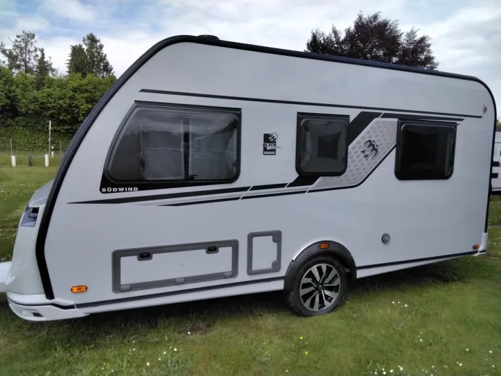 Fahrzeugbild Knaus Südwind 420 QD Black Selection Modell 2026 #12
