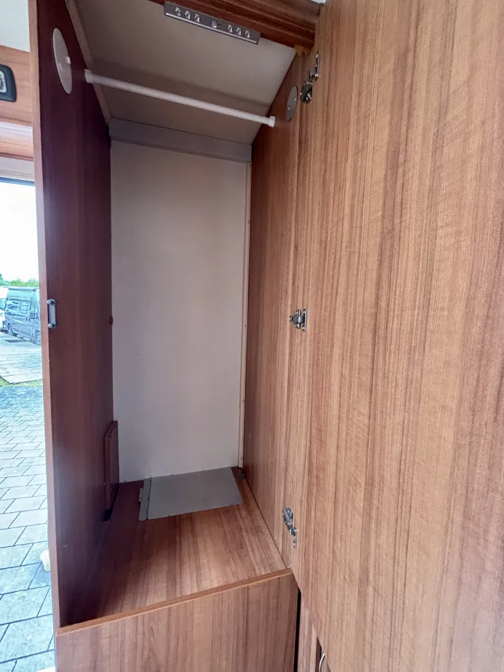 Fahrzeugbild Eura Mobil Terrestra T 590 FB AHK, TV, Navi, Kamera #15