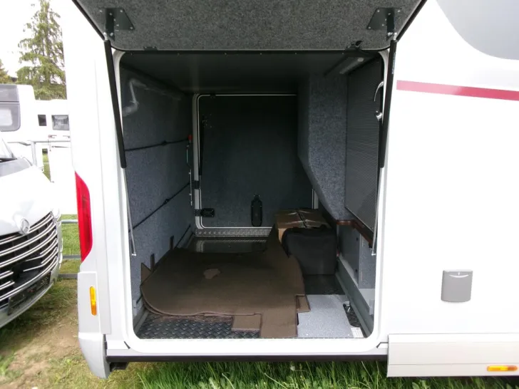 Fahrzeugbild Carthago chic e-line I 61 XL LE Mercedes #3