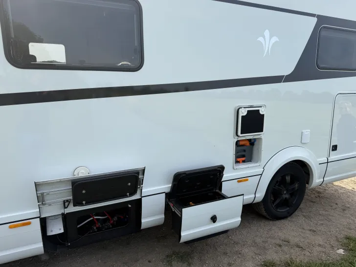 Fahrzeugbild Niesmann + Bischoff iSMOVE 6.9 E | 4,5t Automatik | L #7