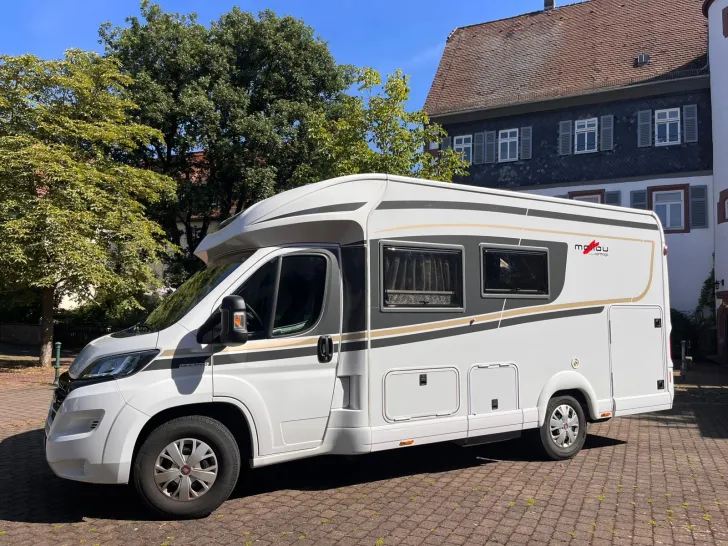 Fahrzeugbild Malibu T 410 DB #2