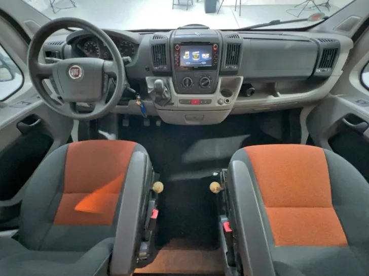 Fahrzeugbild Eura Mobil Terrestra TA 640 VB / Etagenbetten / Garage #7