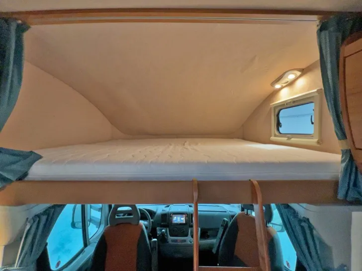 Fahrzeugbild Eura Mobil Terrestra TA 640 VB / Etagenbetten / Garage #12