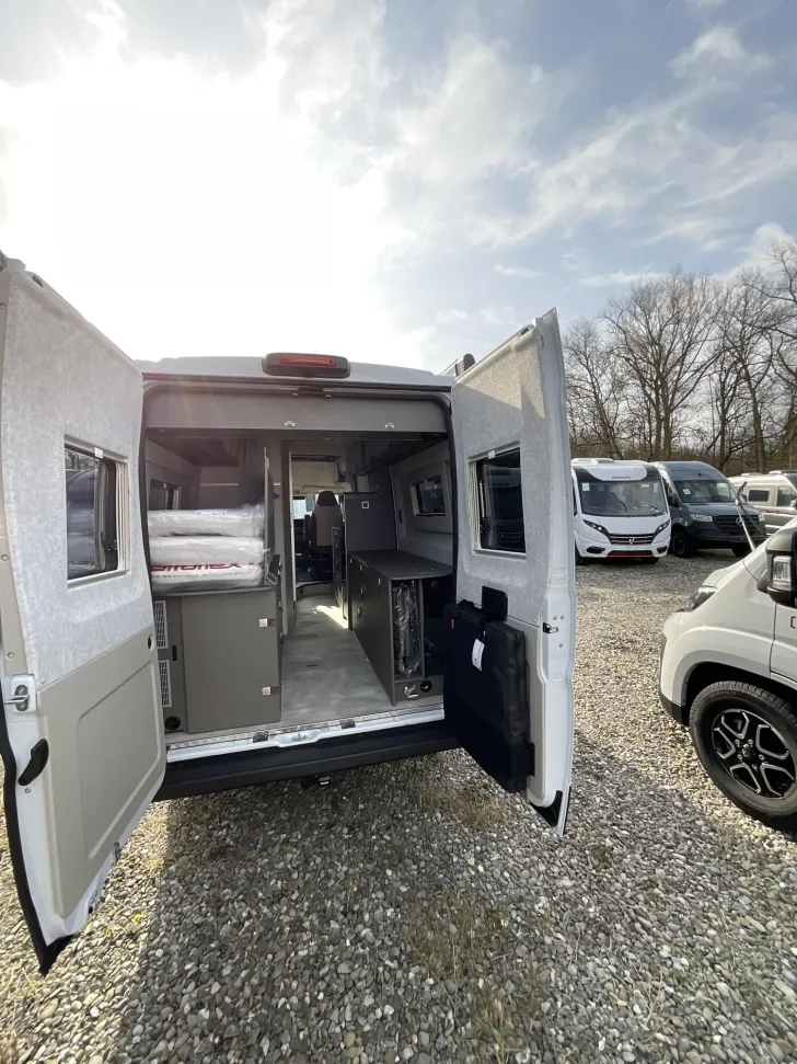 Fahrzeugbild Hymer Yellowstone 640 #6