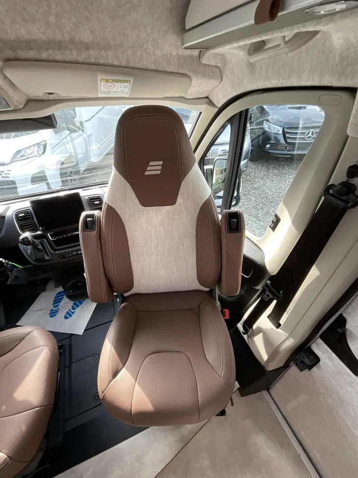 Fahrzeugbild Hymer Yellowstone 640 #9