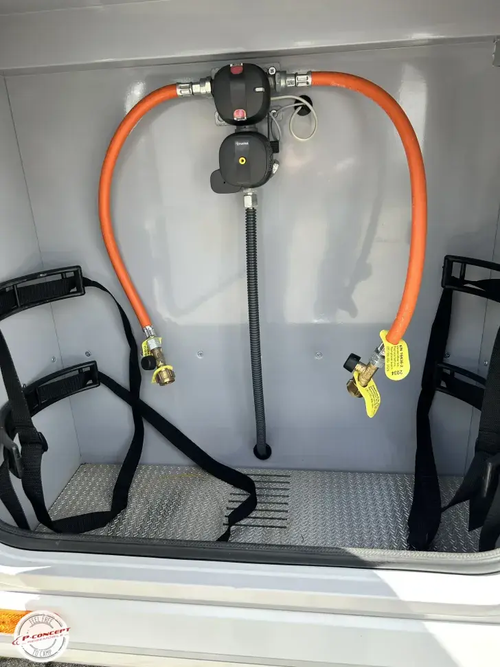 Fahrzeugbild Notin Progress VERA 1 Hd.-Solar-LiFePo 200Ah #35