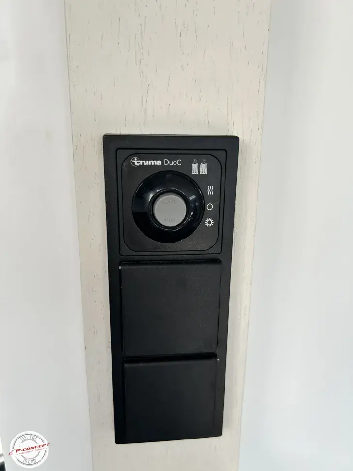 Fahrzeugbild Notin Progress VERA 1 Hd.-Solar-LiFePo 200Ah #31