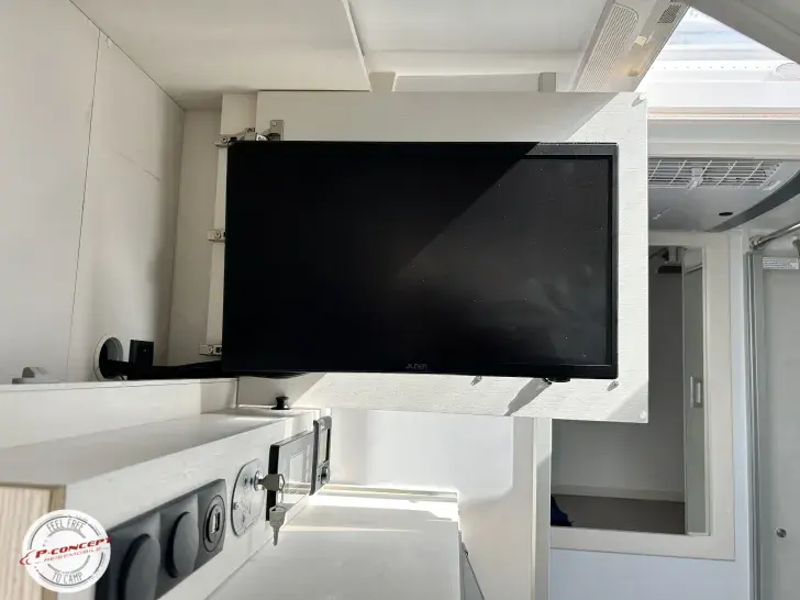 Fahrzeugbild Notin Progress VERA 1 Hd.-Solar-LiFePo 200Ah #16