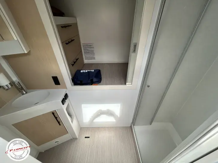Fahrzeugbild Notin Progress VERA 1 Hd.-Solar-LiFePo 200Ah #26