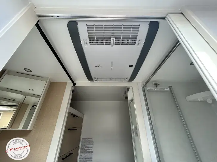 Fahrzeugbild Notin Progress VERA 1 Hd.-Solar-LiFePo 200Ah #25