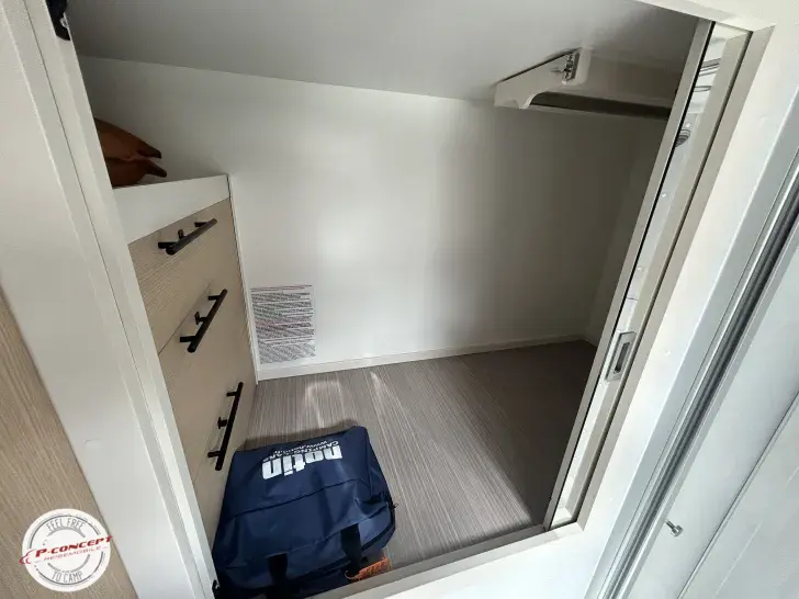 Fahrzeugbild Notin Progress VERA 1 Hd.-Solar-LiFePo 200Ah #29
