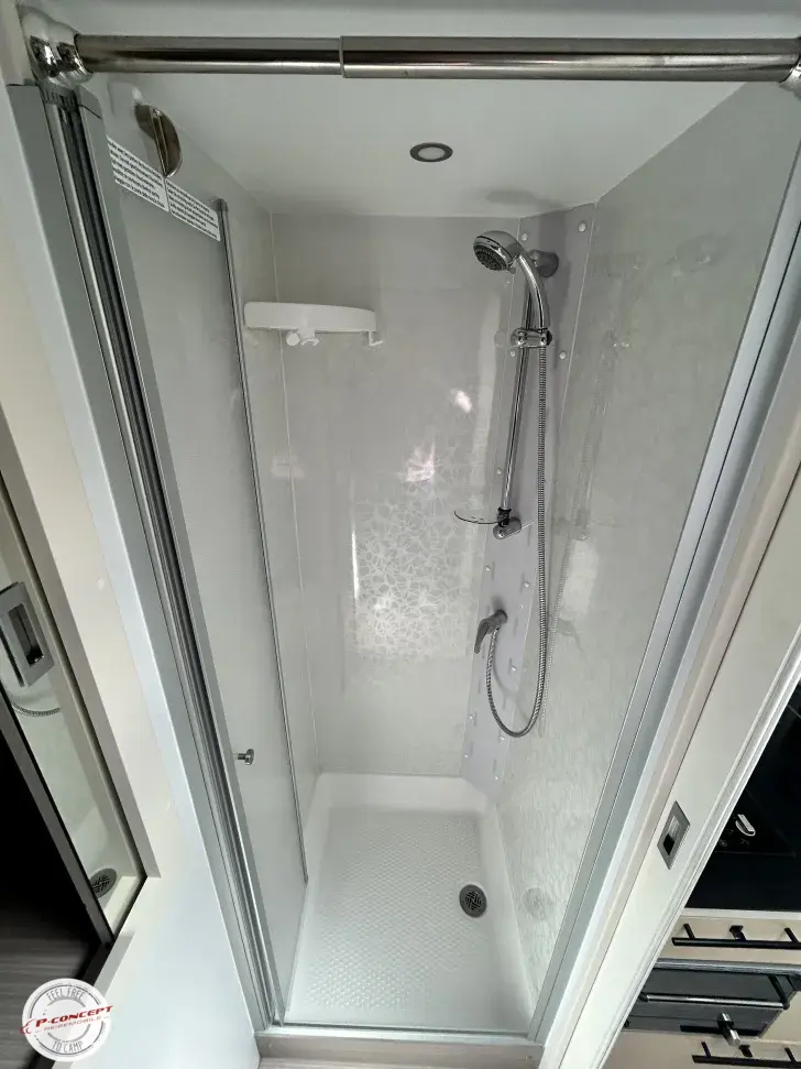 Fahrzeugbild Notin Progress VERA 1 Hd.-Solar-LiFePo 200Ah #27