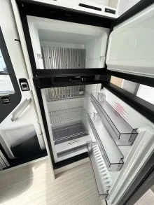 Fahrzeugbild Notin Progress VERA 1 Hd.-Solar-LiFePo 200Ah #22