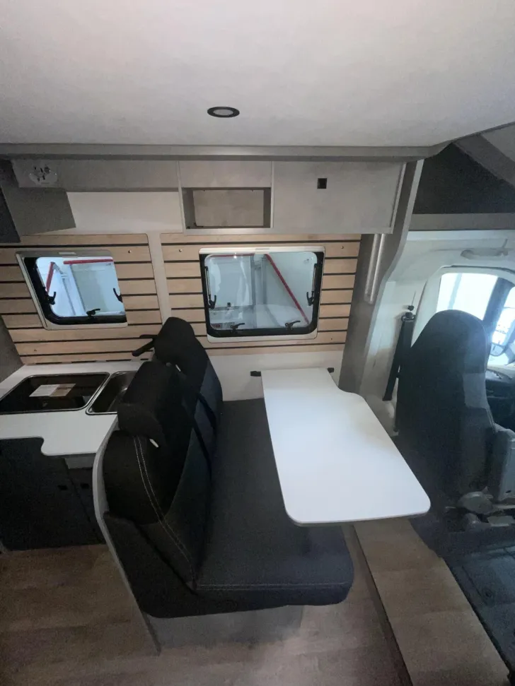 Fahrzeugbild Crosscamp EXPDN 7.0 E Peugeot #5