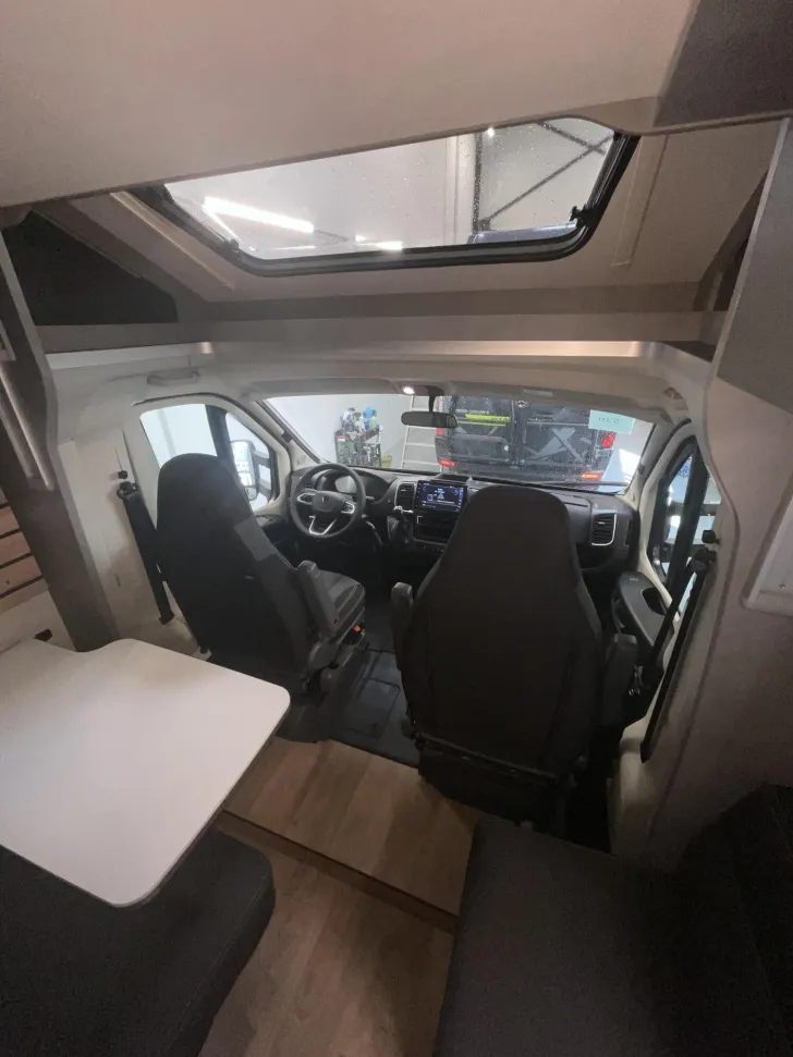 Fahrzeugbild Crosscamp EXPDN 7.0 E Peugeot #12