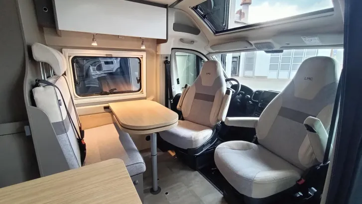 Fahrzeugbild LMC Innovan 600 #7