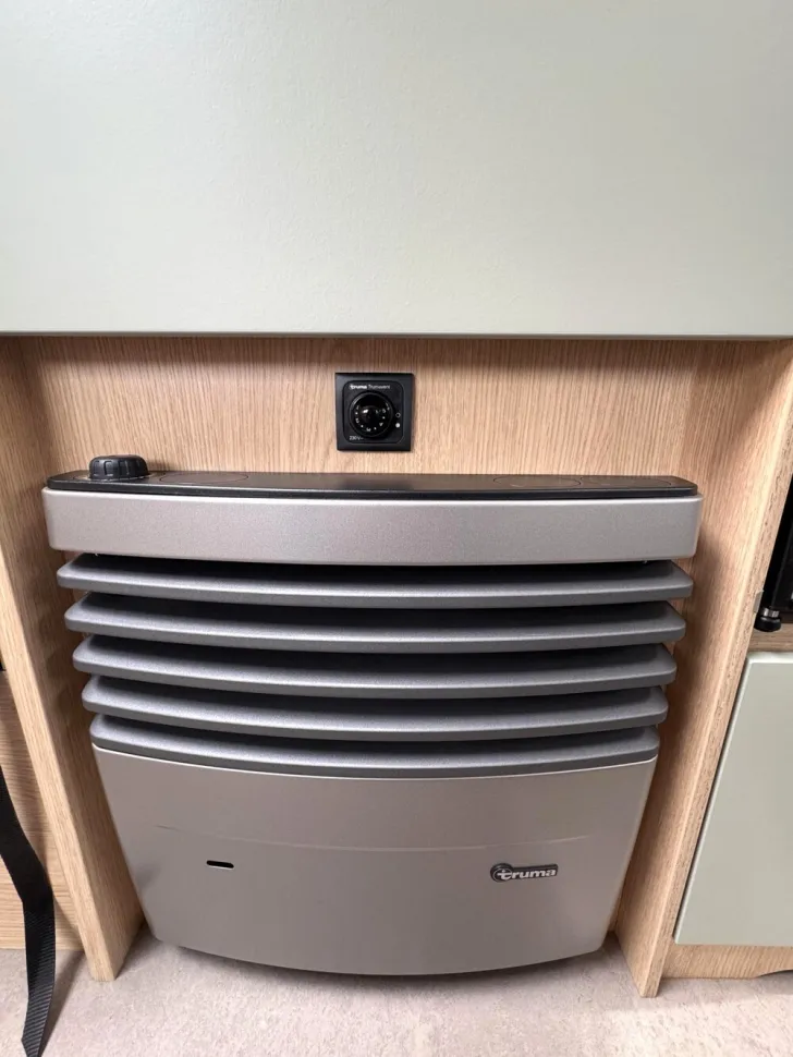 Fahrzeugbild LMC Style 400 F #17