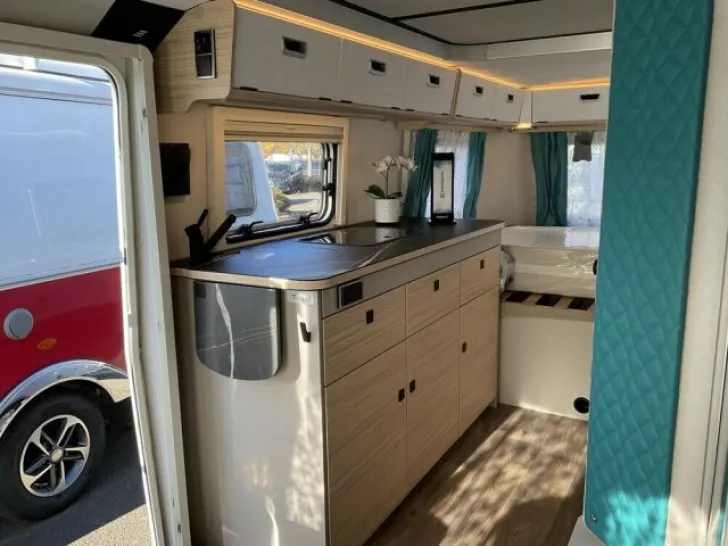 Fahrzeugbild Hymer Eriba ERIBA Touring 630 / MJ25 / 1.6t / Dachtyp-Schlafdach #8