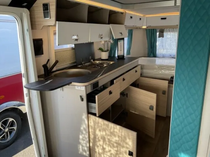 Fahrzeugbild Hymer Eriba ERIBA Touring 630 / MJ25 / 1.6t / Dachtyp-Schlafdach #9
