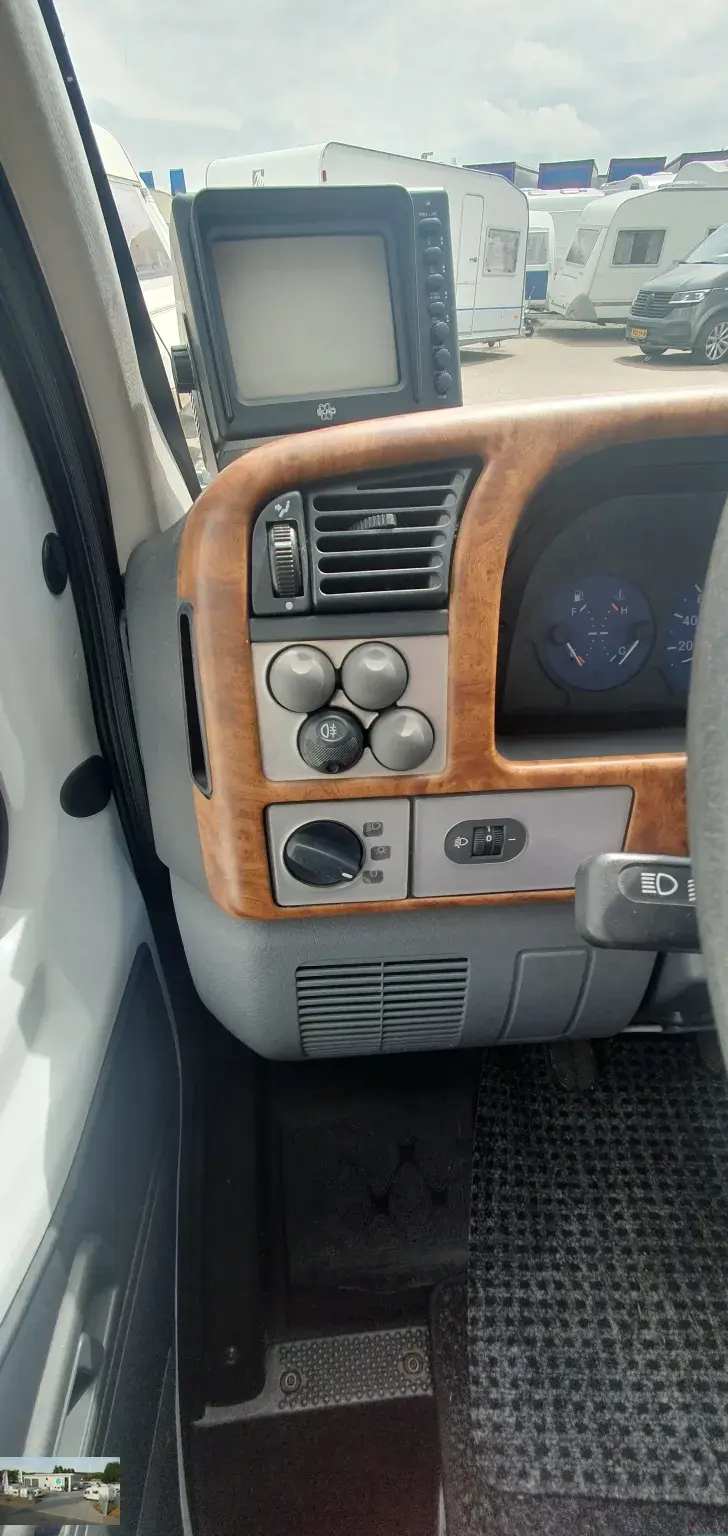 Fahrzeugbild Bürstner Teilintegriert T 604 VK 18 - Klima, Markise, SAT #37