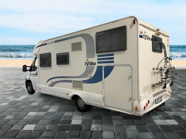 Fahrzeugbild Miller Lakes Michigan/Festbett/Garage/Klima/Solar/AHK #3