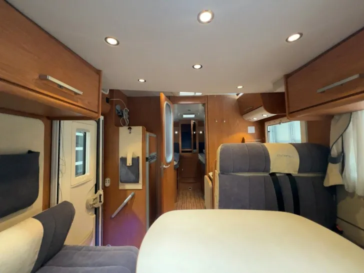 Fahrzeugbild Rimor Europeo 95 Plus/Einzelbetten+Hubbett/Garage #10